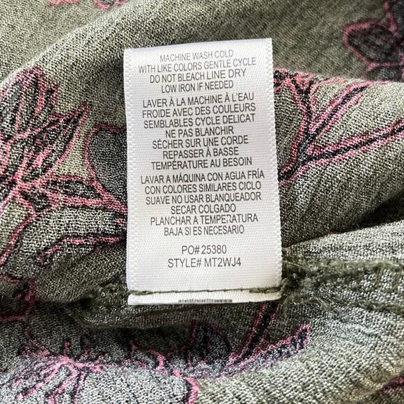 Bobeau Floral Ruffle Button Front Top Size 2X Olive Fuchsia 3/4 Sleeve Smocked - Picture 6 of 7